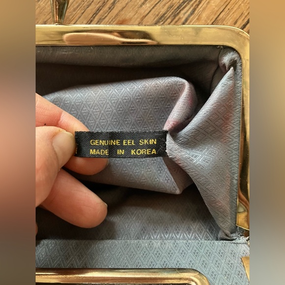 Vintage Eel Skin Gray Leather Clutch Purse with Kiss Lock & Mirror / Wallet - Picture 6 of 10